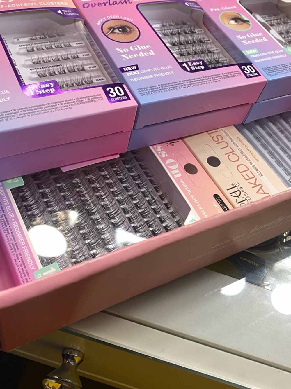 Ardell Lash Assortment in Pink and Beige Packaging - Picture 4 of 6